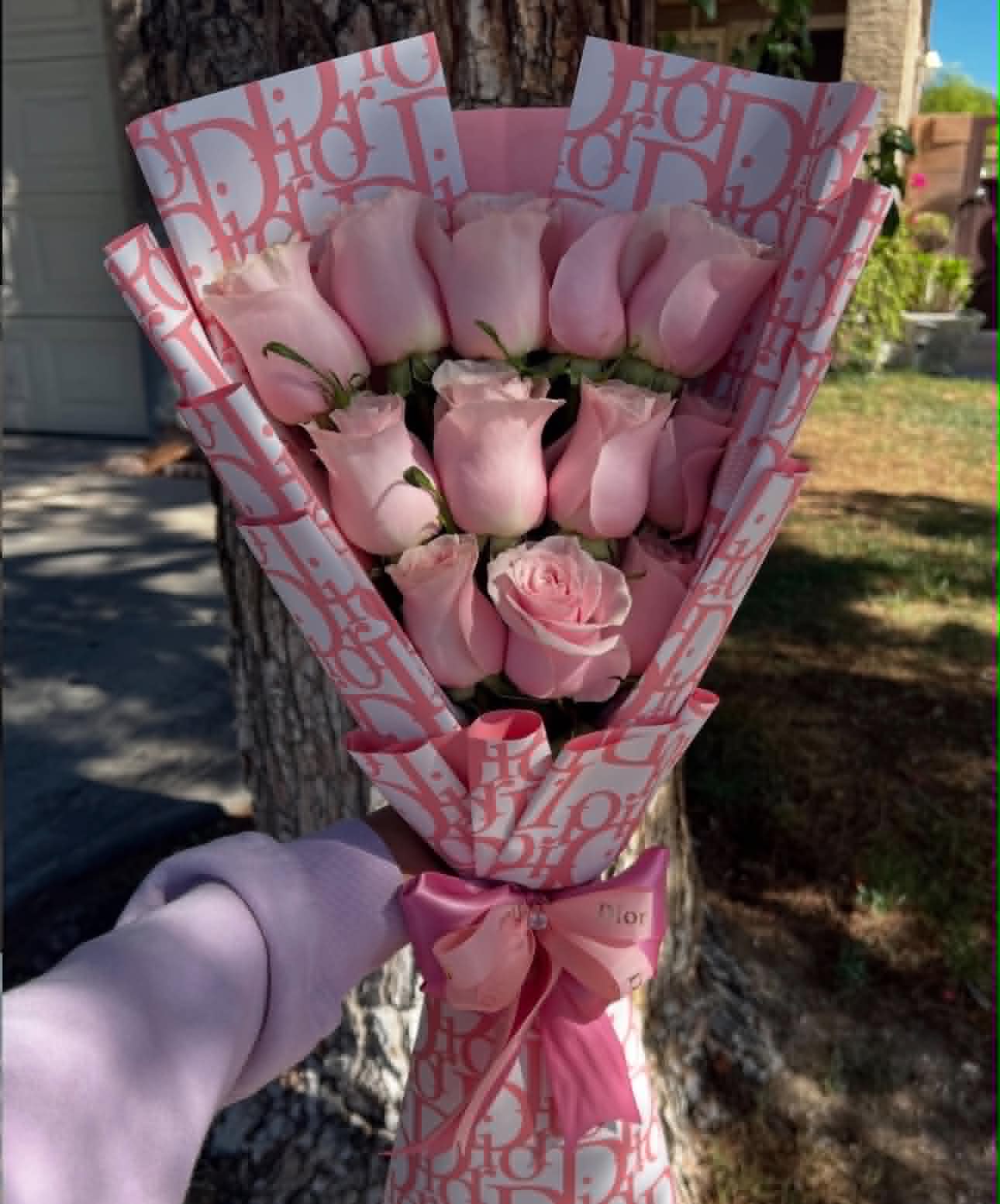 12 Roses Count
